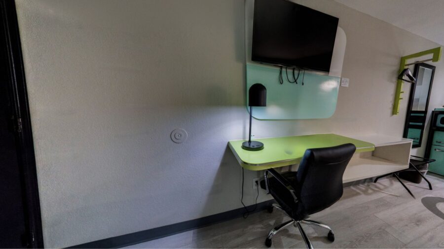 Living Area, Internet and Media